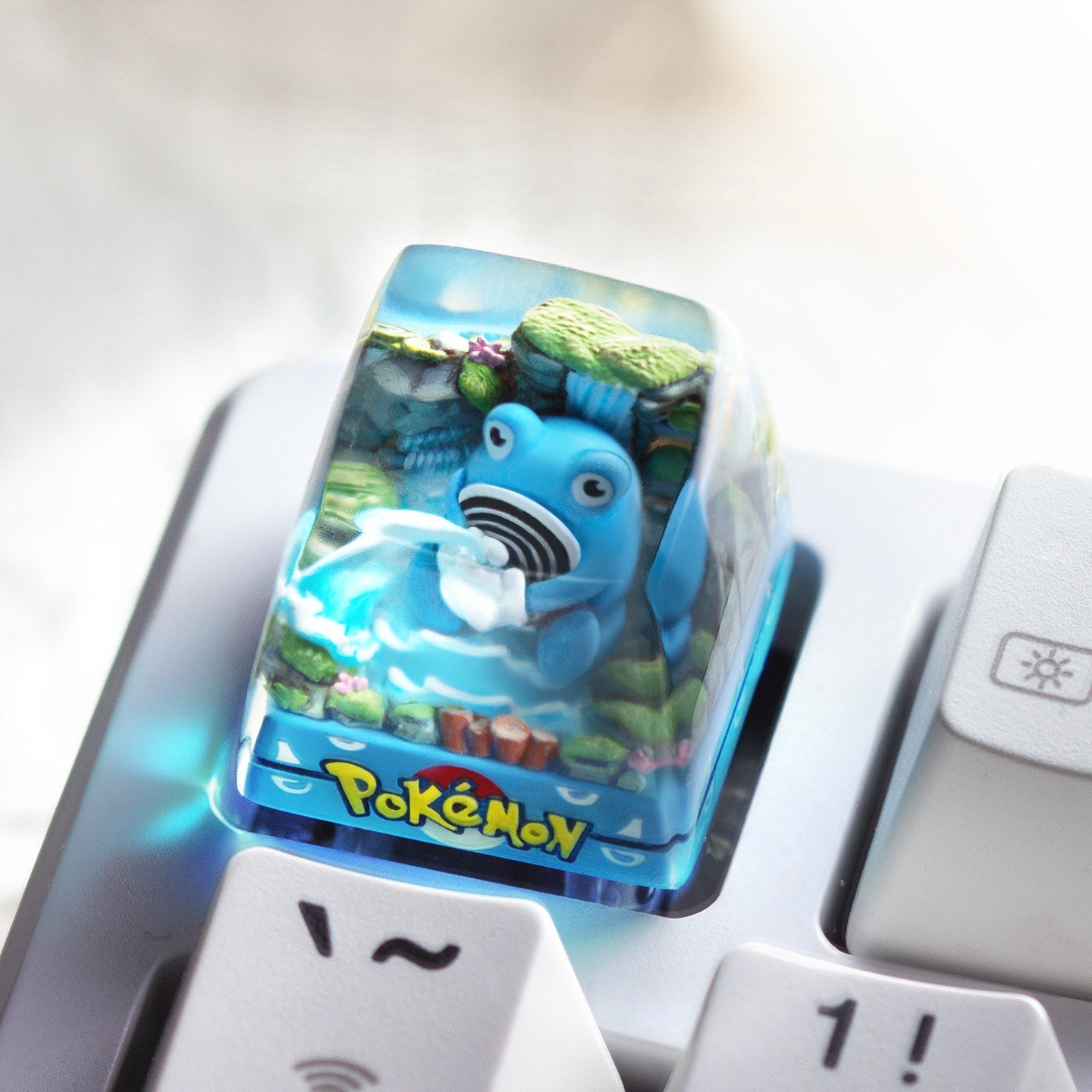 Pokémon "Poliwag" Artisan Keycap - Crystal Resin Edition