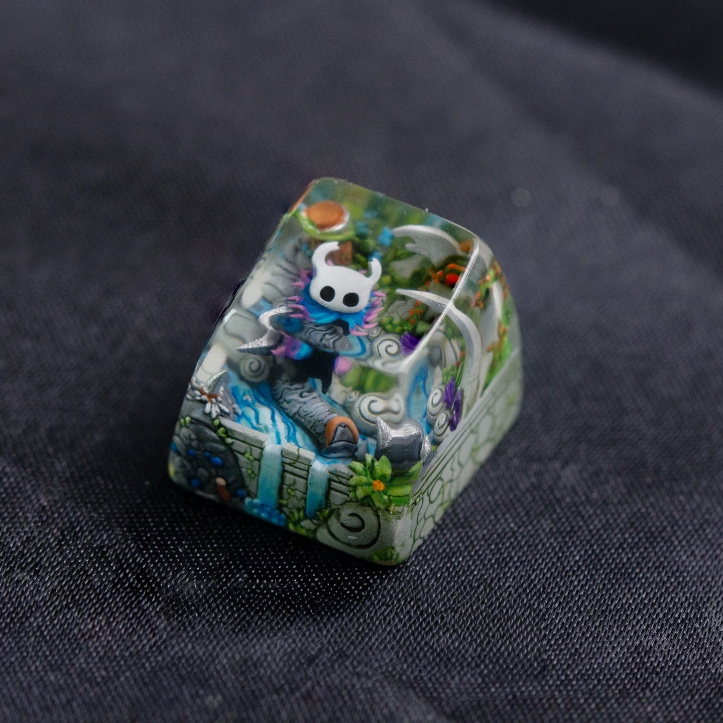 Hollow Knight "The Knight" Artisan Keycap - Crystal Resin Edition
