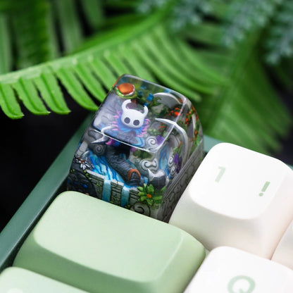 Hollow Knight "The Knight" Artisan Keycap - Crystal Resin Edition