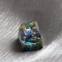 Hollow Knight "The Knight" Artisan Keycap - Crystal Resin Edition