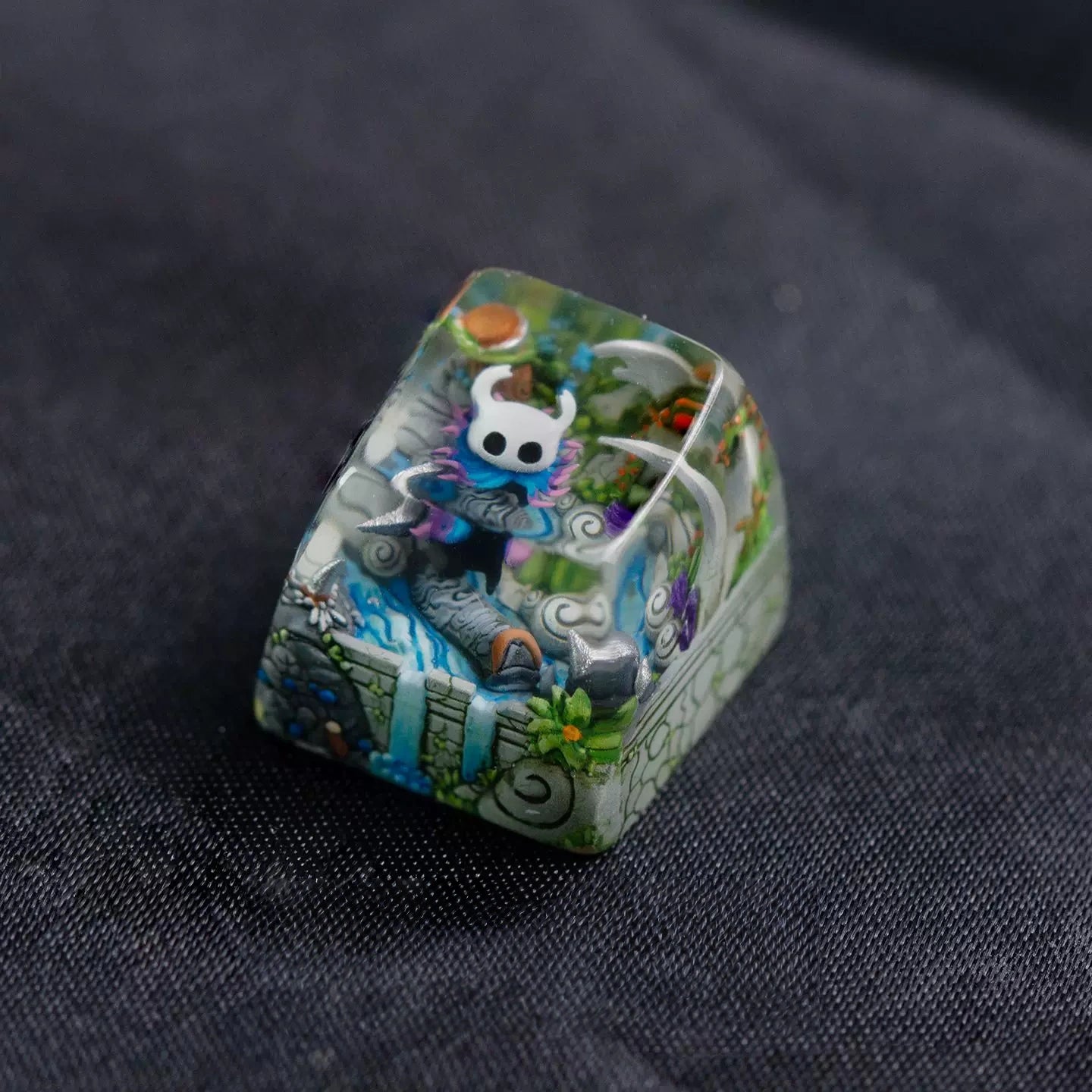 Hollow Knight "The Knight" Artisan Keycap - Crystal Resin Edition