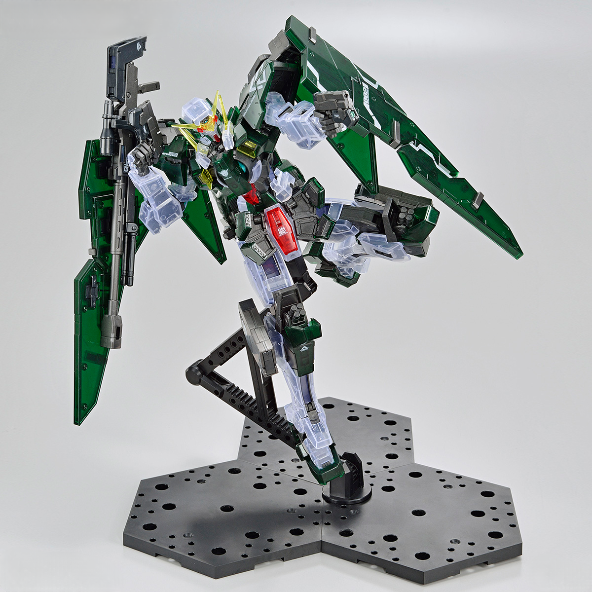 MG 1/100-002 Gundam Dynames (Clear Color Ver.)