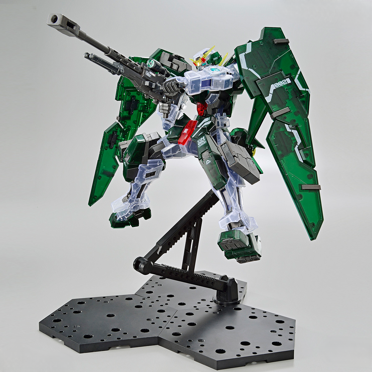 MG 1/100-002 Gundam Dynames (Clear Color Ver.)