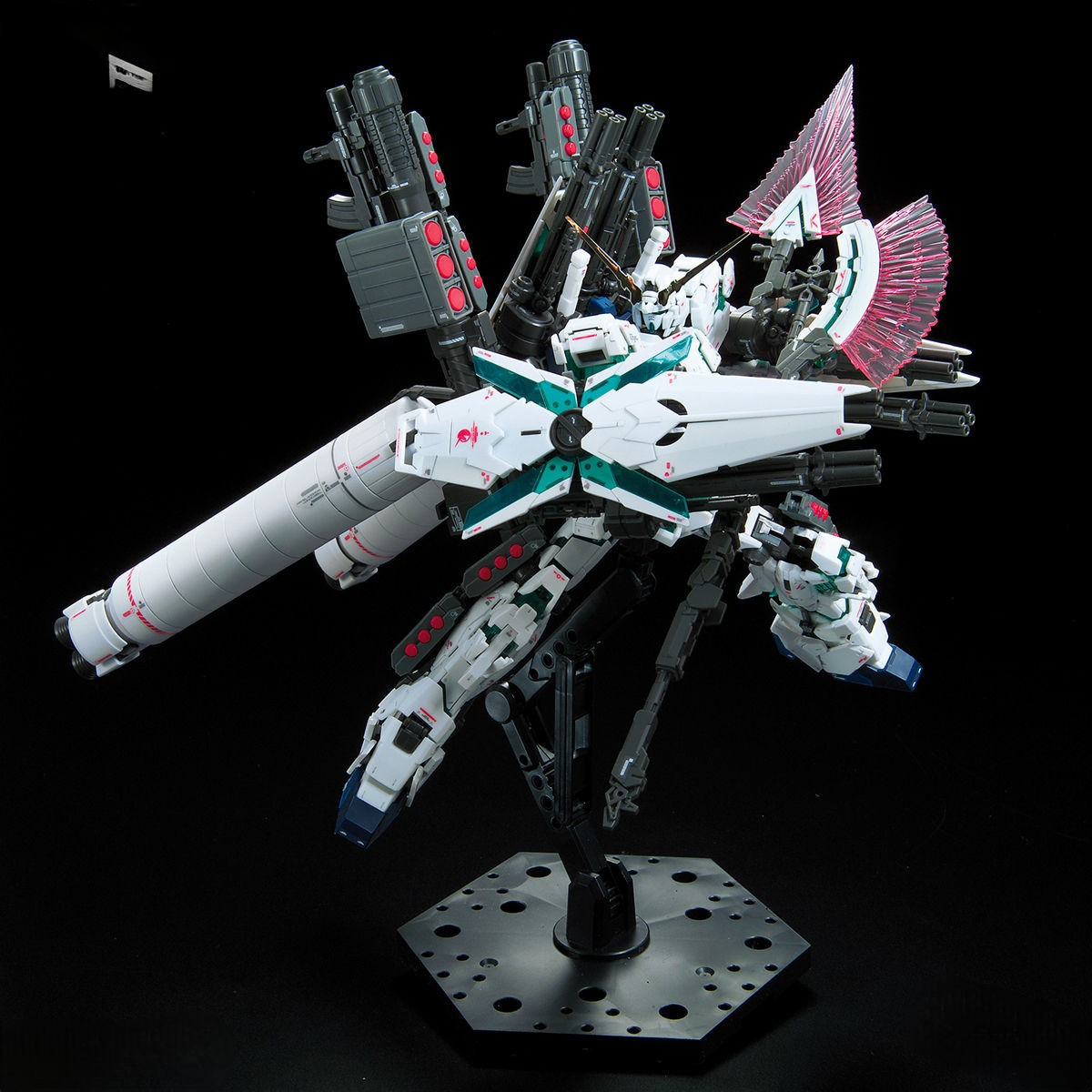 RG 1/144 - RX-0 Full Armor Unicorn Gundam (Awakening Ver./Green Frame)