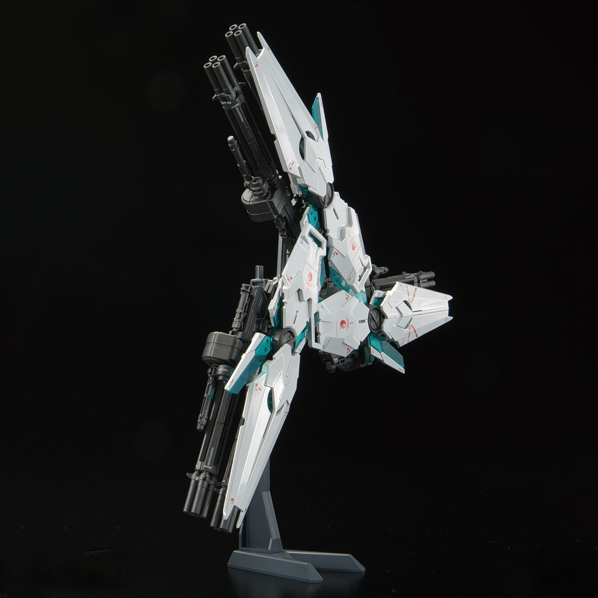 RG 1/144: RX-0 Unicorn Gundam Final Battle Ver. Special Coating (GUNDAM BASE LIMITED)