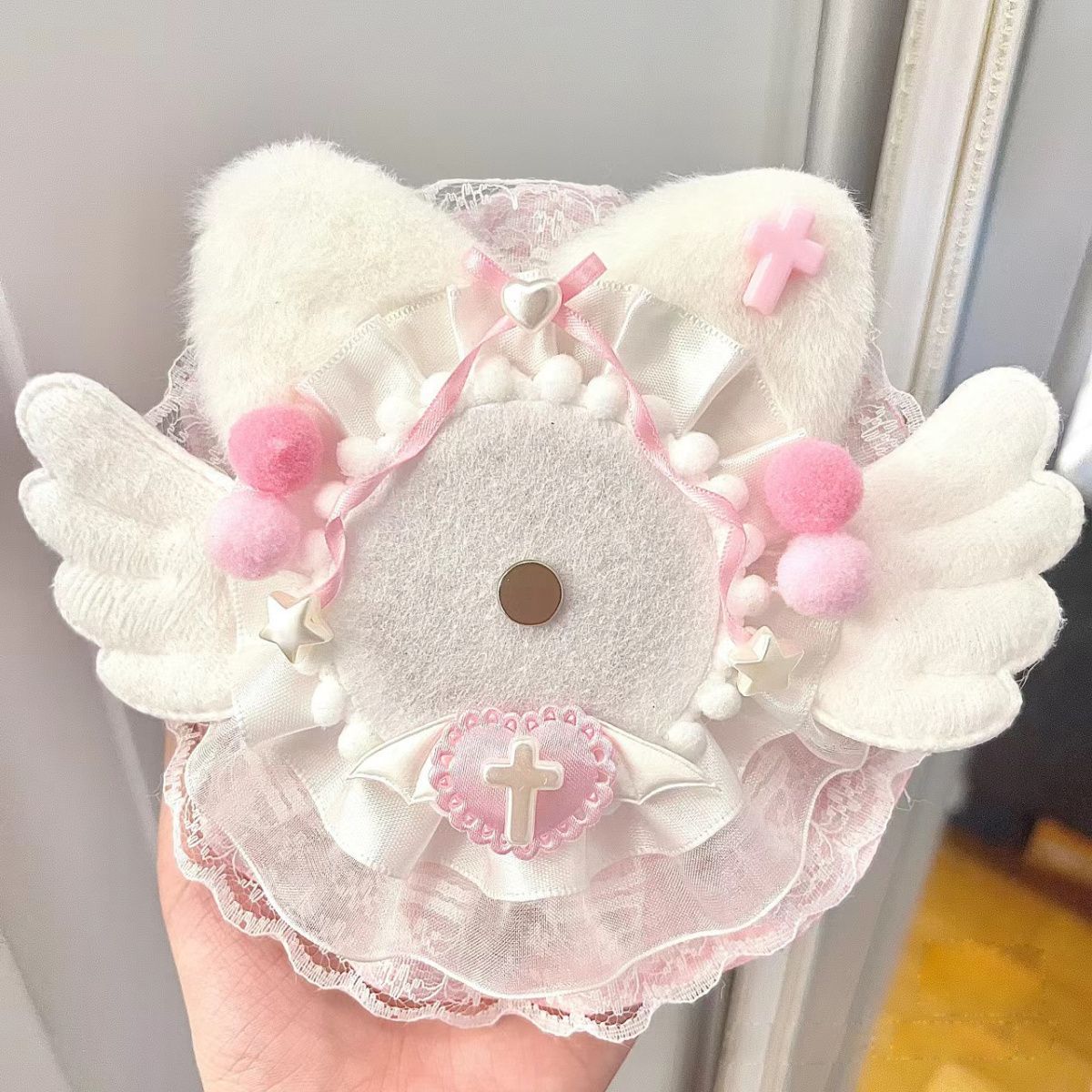 Kawaii Angel Wings Badge Rosette Holder for Ita Bags (58–75mm)
