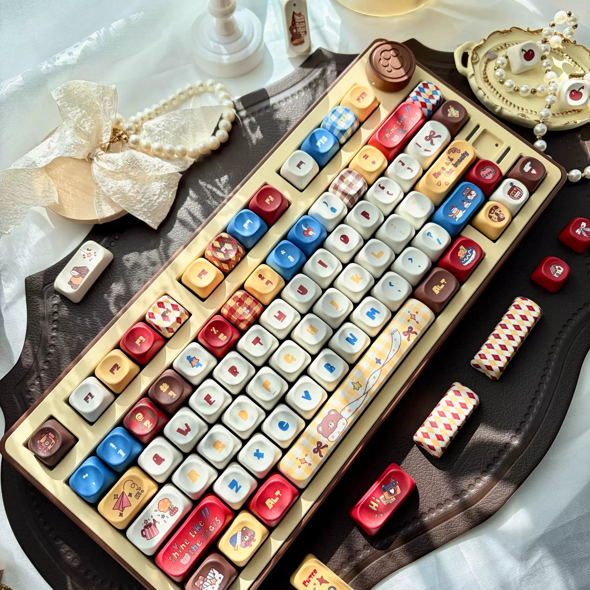 Little Bear Diary PBT Keycap Set – 118 Keys