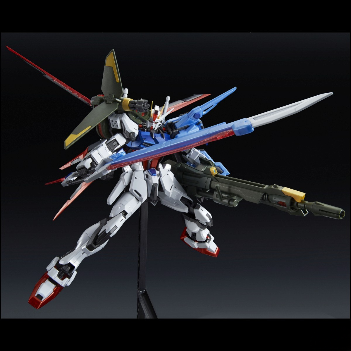 MG 1/100 – Premium Bandai Exclusive – Perfect Strike Gundam (special coating)