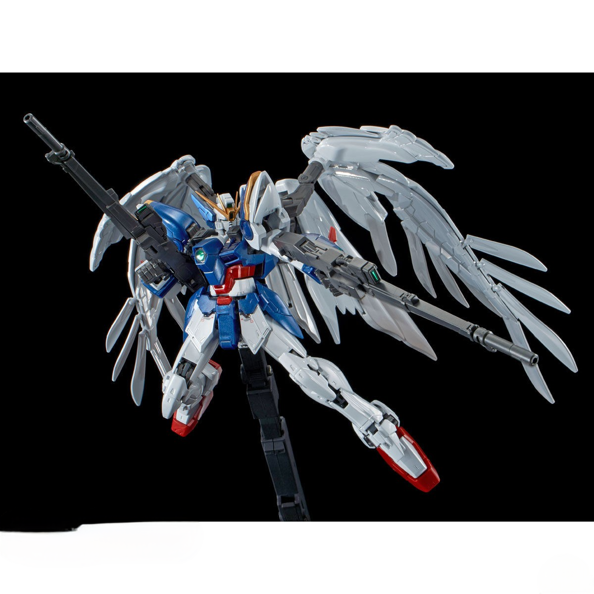RG 1/144 - PB Limited - Wing Gundam Zero EW & Drei Zwerg (Titanium Finish)