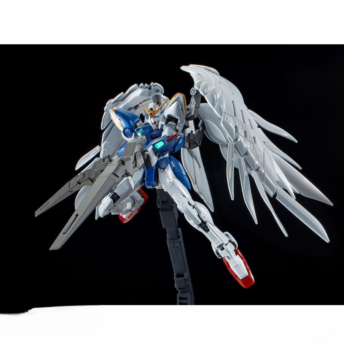 RG 1/144 - PB Limited - Wing Gundam Zero EW & Drei Zwerg (Titanium Finish)