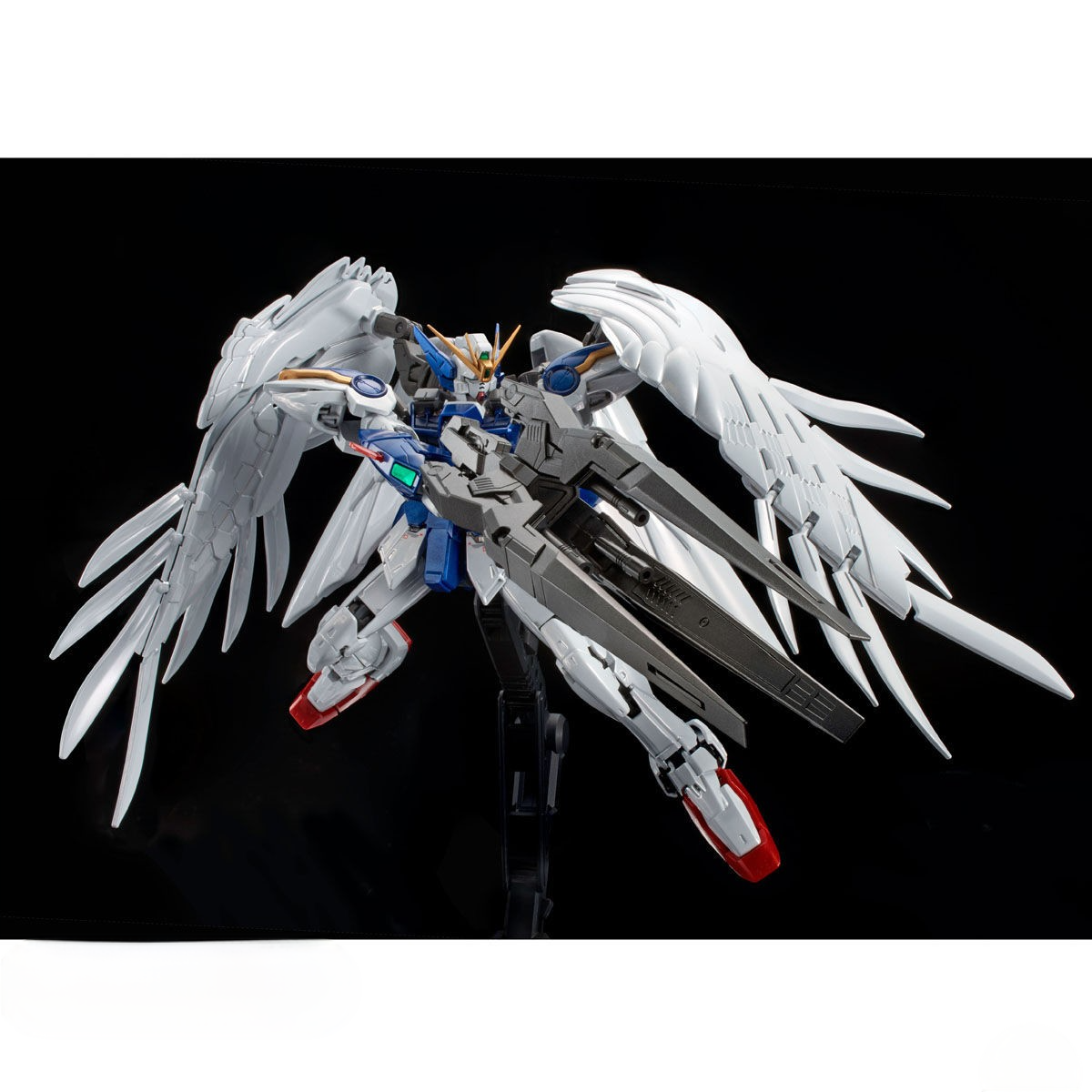RG 1/144 - PB Limited - Wing Gundam Zero EW & Drei Zwerg (Titanium Finish)