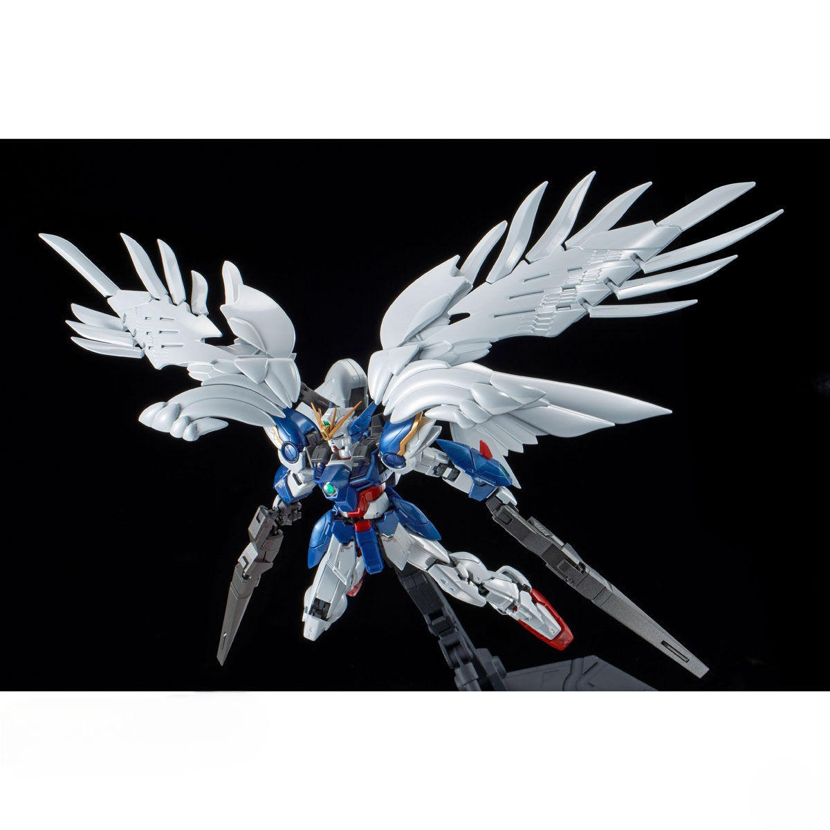 RG 1/144 - PB Limited - Wing Gundam Zero EW & Drei Zwerg (Titanium Finish)