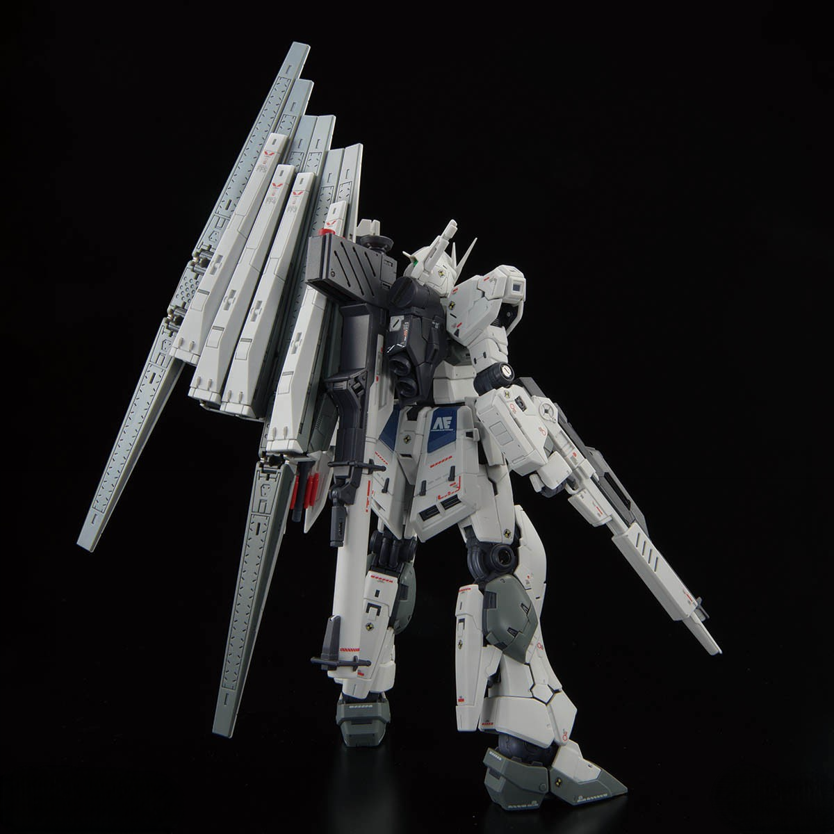 RG 1/144 – GUNDAM SIDE-F Limited – RX-93 ν Gundam (first lot color ver.)