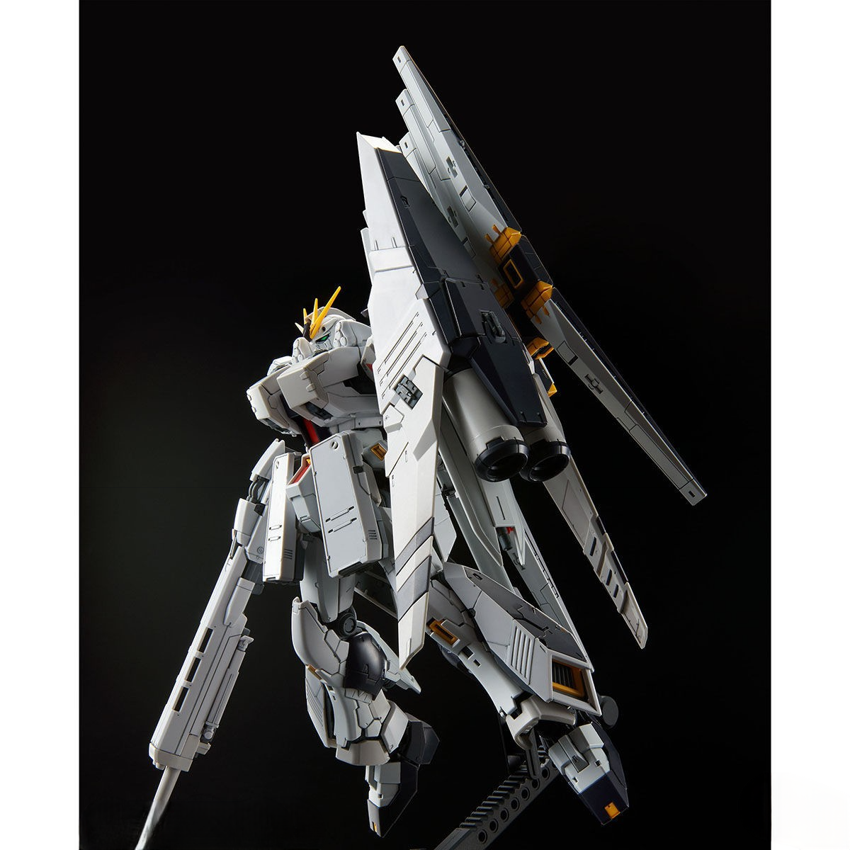 RG 1/144 – Premium Bandai Exclusive – RX-93 ν Gundam (HWS)