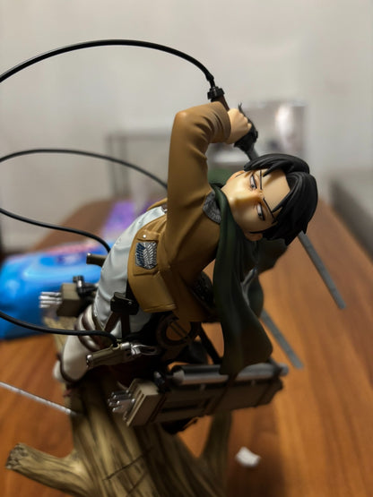 Shingeki no Kyojin - Levi - ARTFX J (1/8)