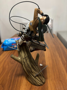 Shingeki no Kyojin - Levi - ARTFX J (1/8)